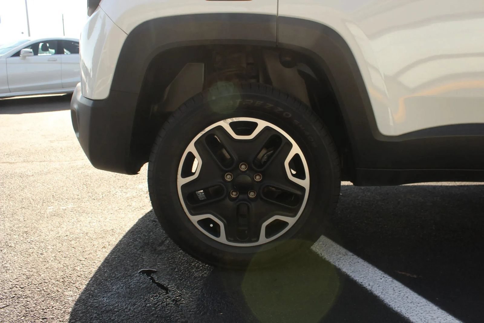 Used 2015 Jeep Renegade Trailhawk AWD/4WD image 8