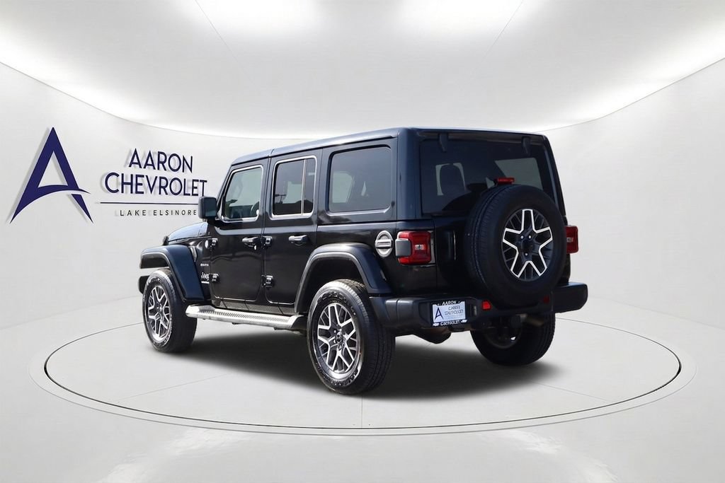 Used 2024 Jeep Wrangler Unlimited Sahara AWD/4WD image 7
