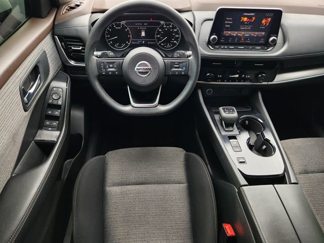 Used 2021 Nissan Rogue SV image 16