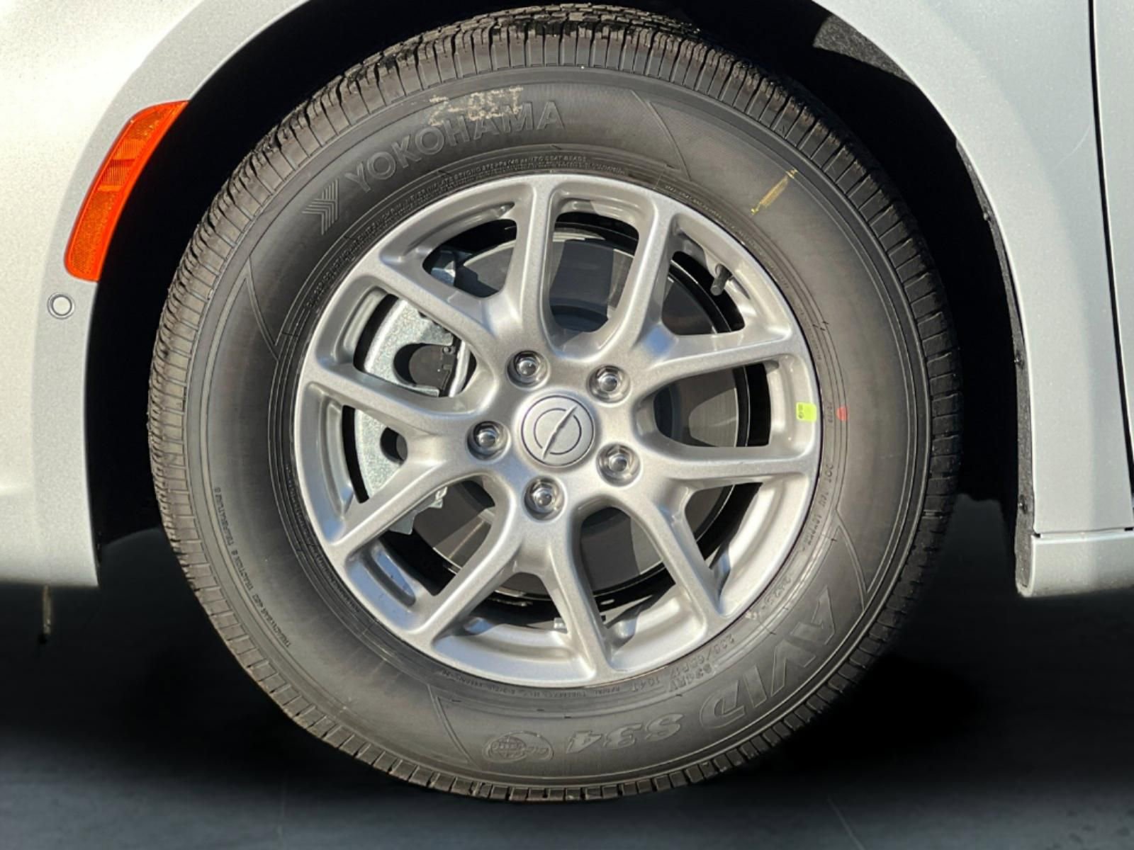 New 2026 Chrysler Pacifica Select image 26