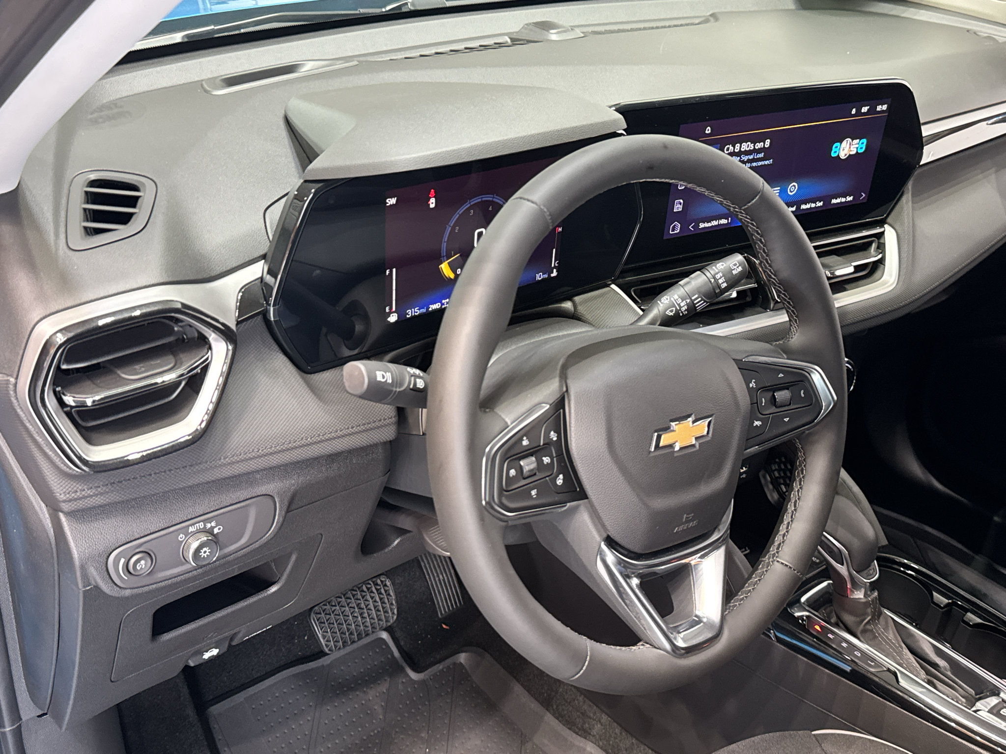 New 2026 Chevrolet TrailBlazer LT w/ Convenience Package AWD/4WD image 16