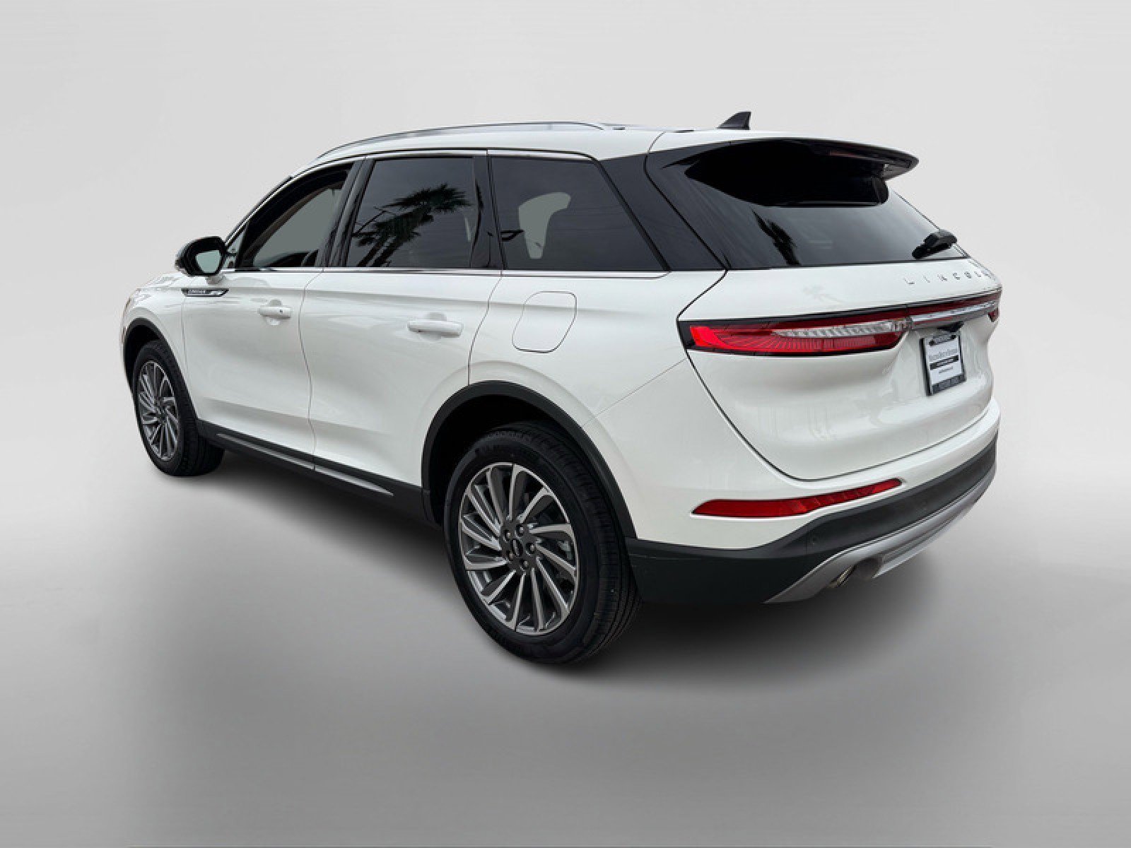 Used 2023 Lincoln Corsair Reserve w/ Equipment Group 201A image 3