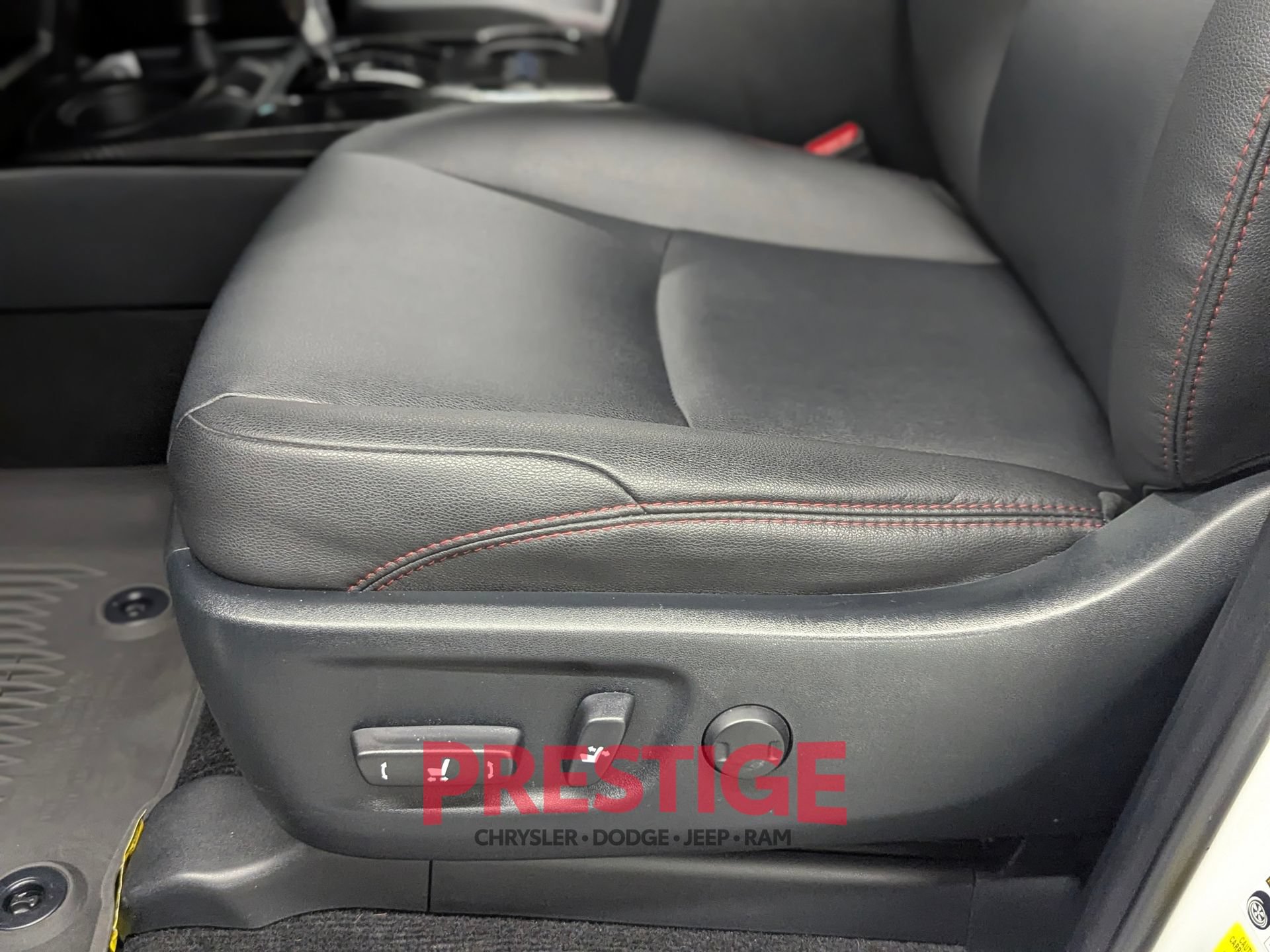 Used 2024 Toyota 4Runner TRD Off-Road Premium w/ Moonroof Package AWD/4WD image 27