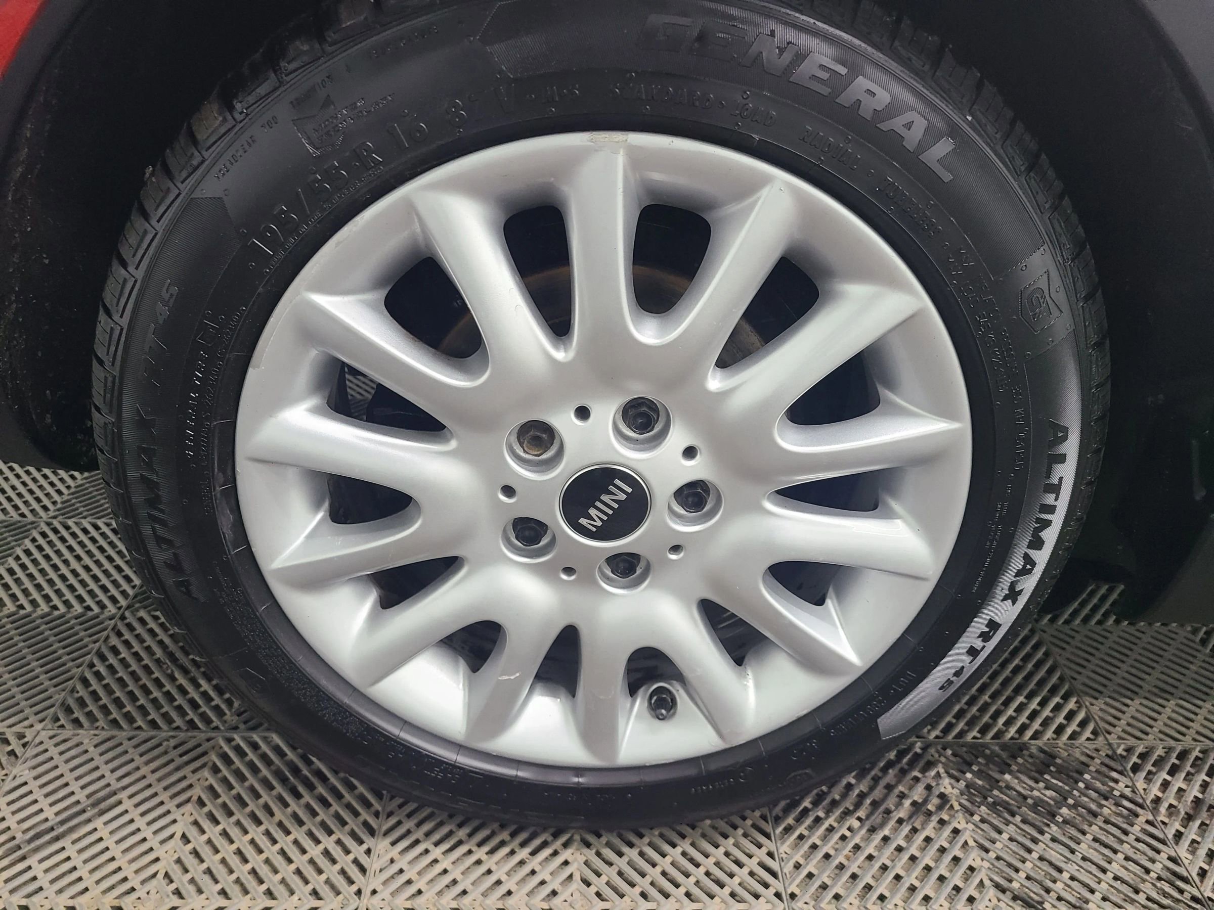 Used 2015 MINI Cooper S image 16