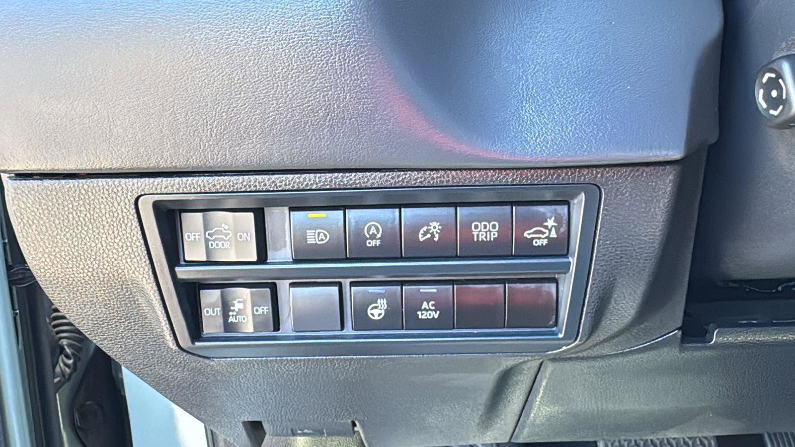 Used 2024 Toyota Tundra Platinum image 13