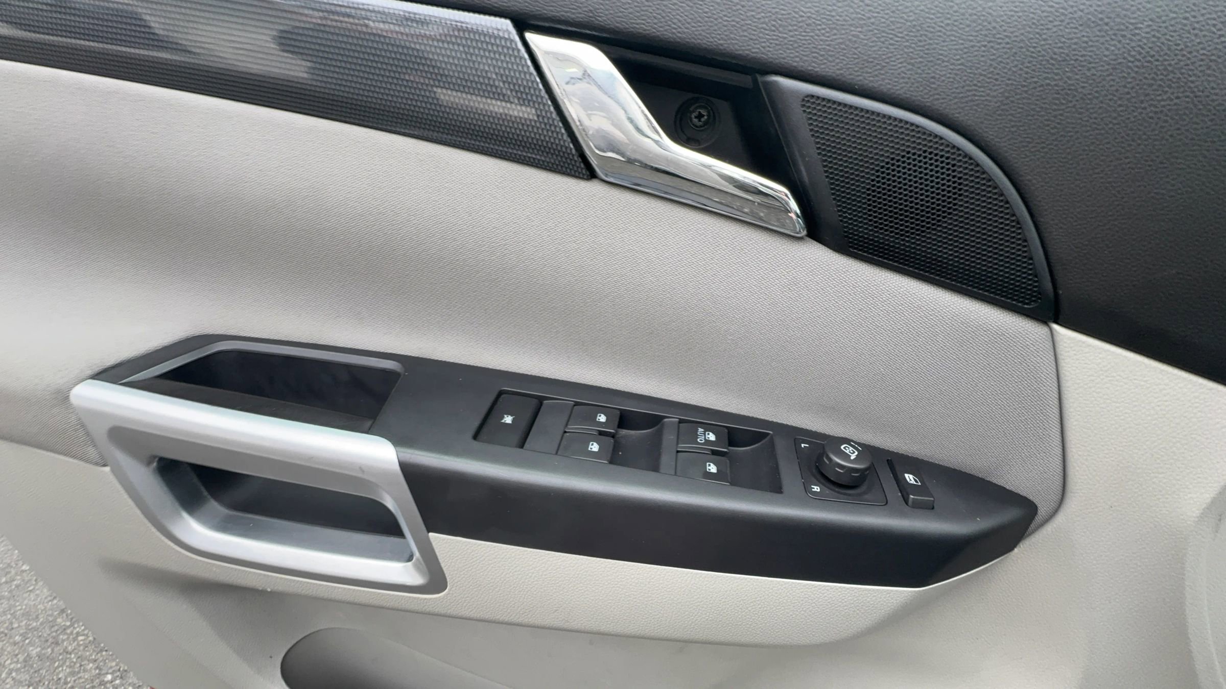 Used 2008 Saturn Vue XE image 9