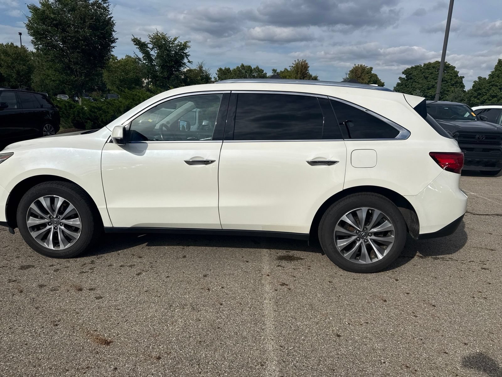 Used 2016 Acura MDX w/ Tech & Entertainment Pkg AWD/4WD image 8