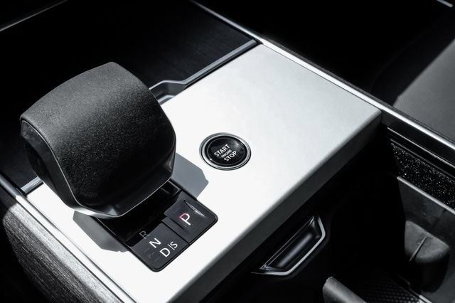 New 2026 Land Rover Range Rover SE AWD/4WD image 32