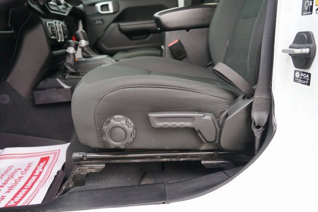 Used 2021 Jeep Gladiator Willys image 12