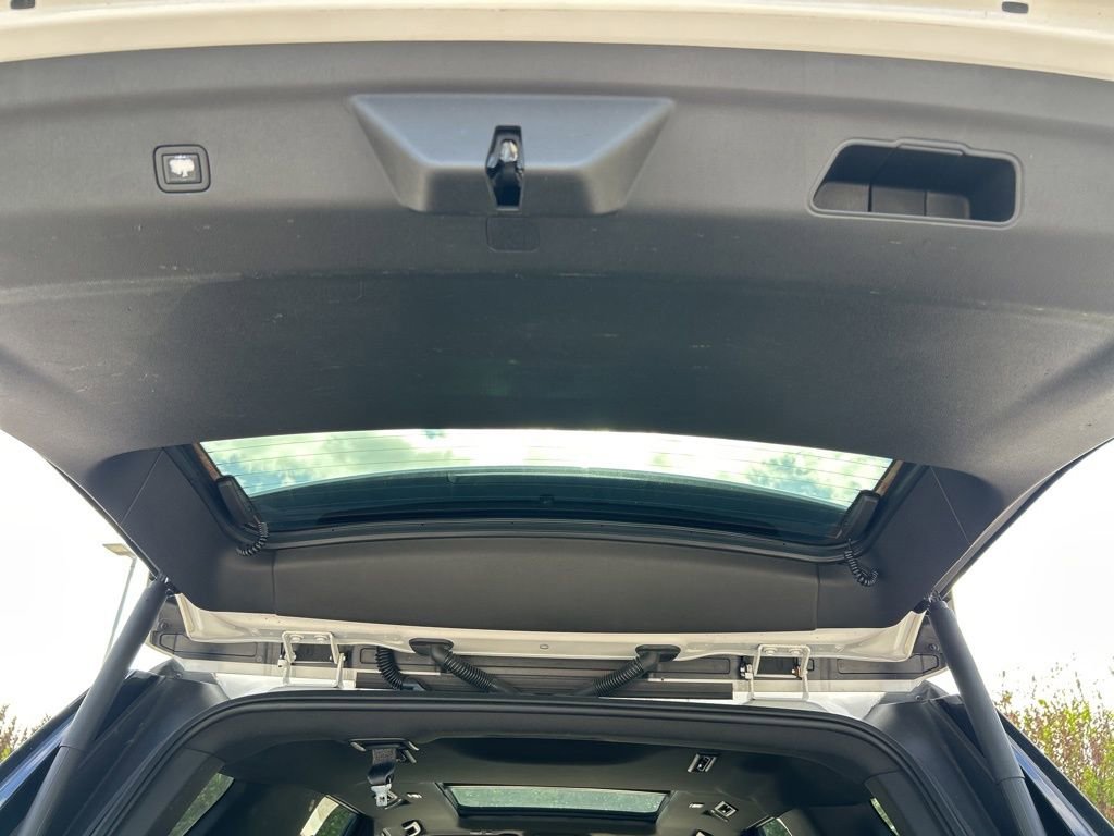 Used 2021 Chevrolet Tahoe Premier w/ Premium Package RWD image 54