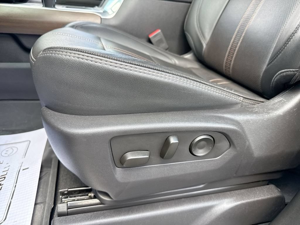 Used 2024 Chevrolet Silverado 1500 High Country AWD/4WD image 12