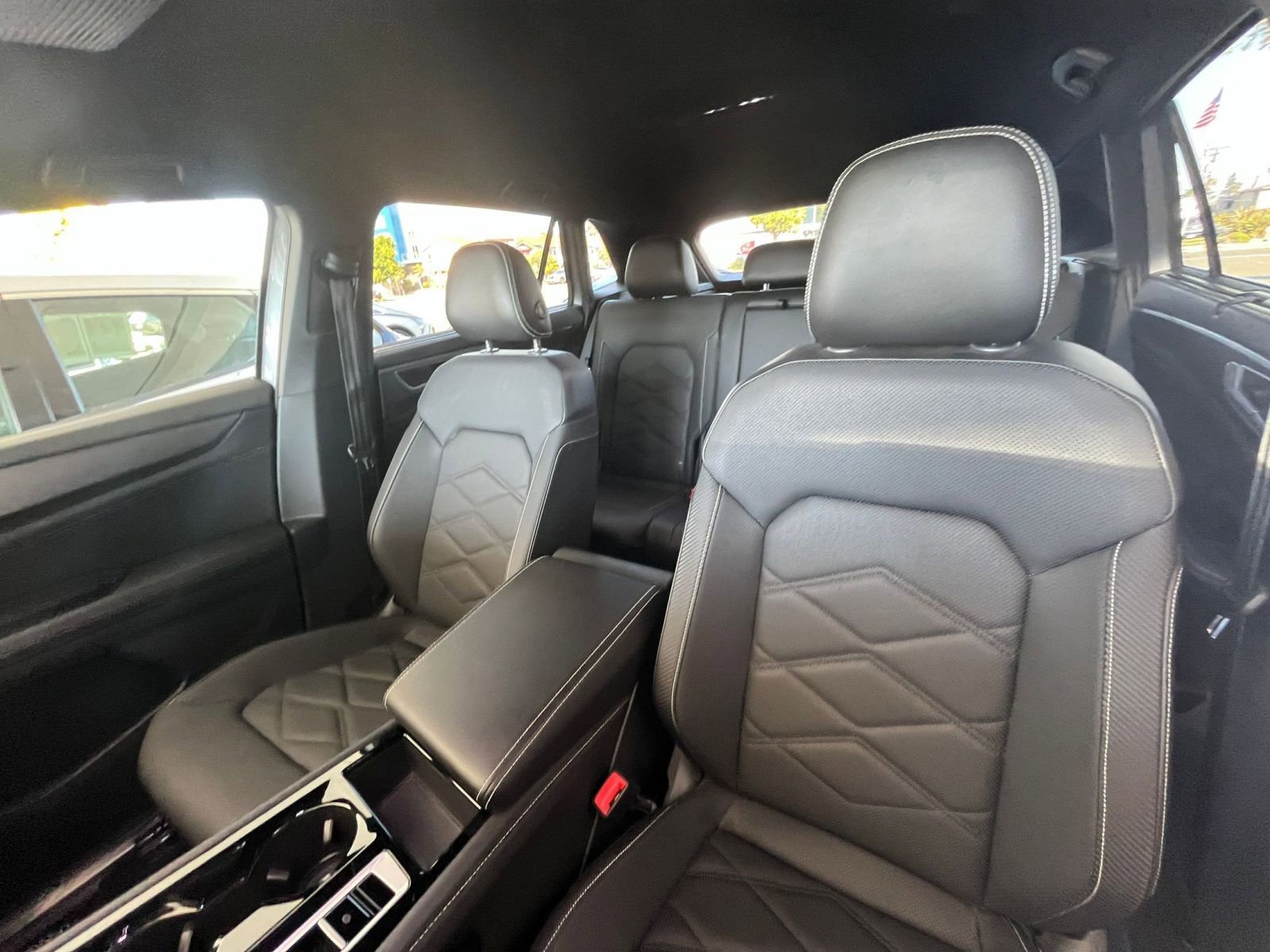 Used 2025 Volkswagen Atlas Cross Sport SE image 36