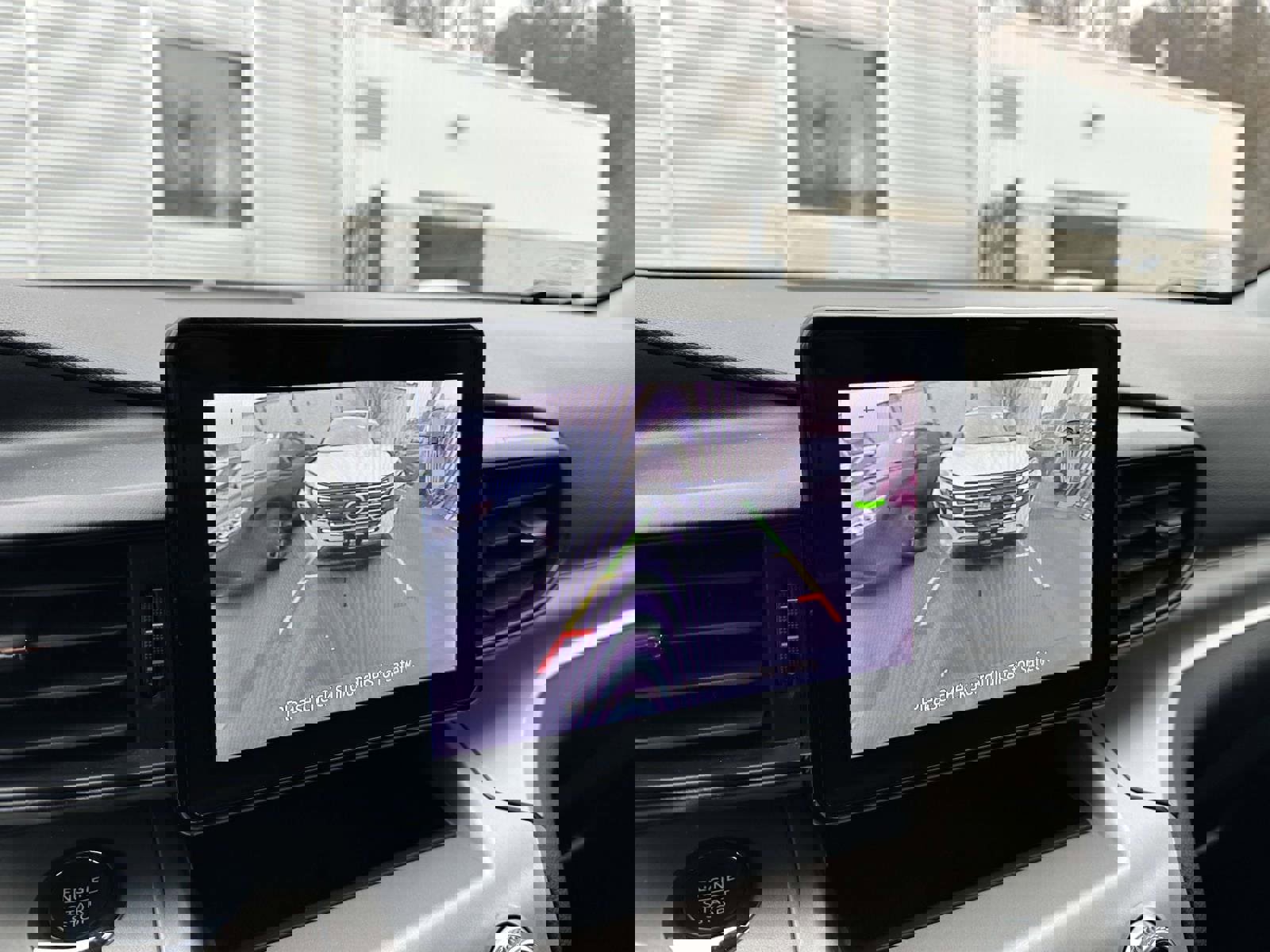 Used 2022 Ford Explorer XLT image 18