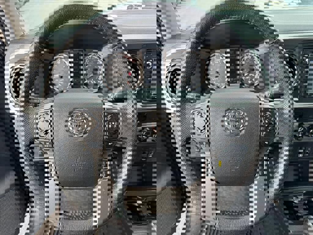 Used 2018 Toyota Tacoma SR5 image 18