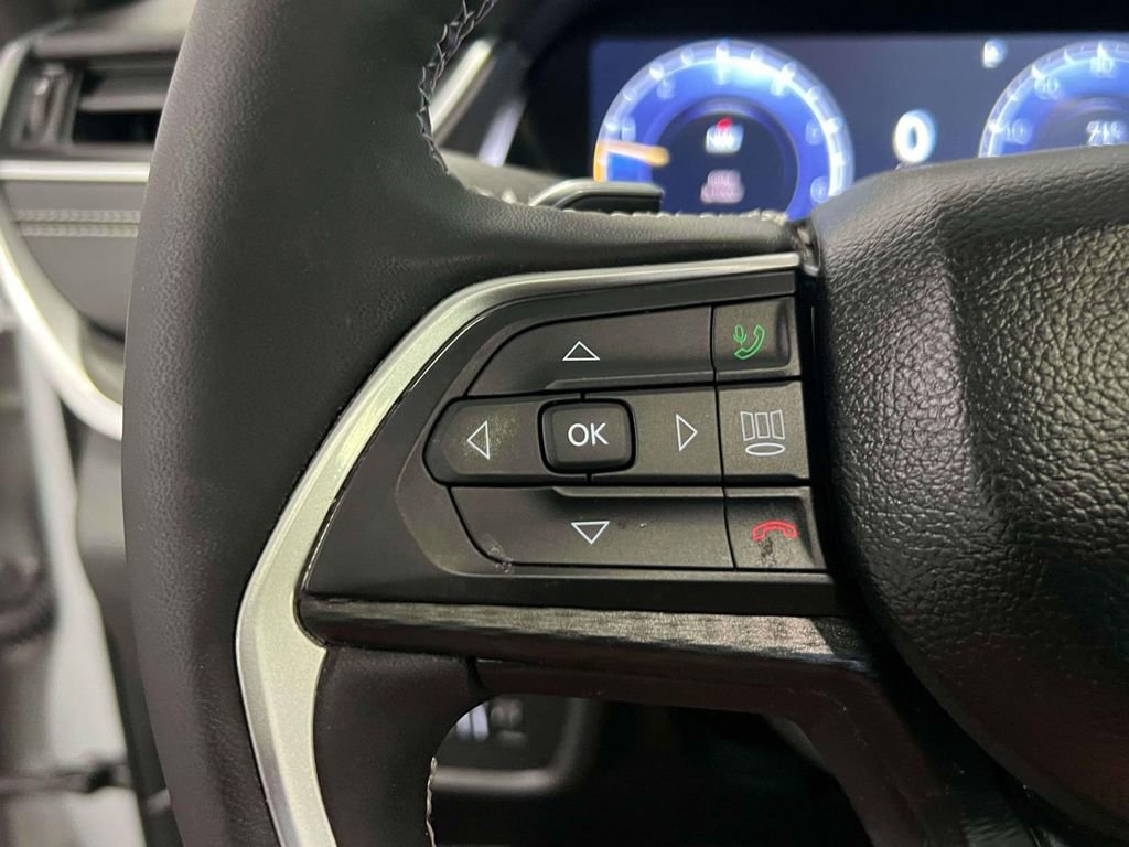 Used 2024 Jeep Grand Cherokee L Altitude image 24