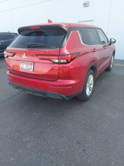 Used 2023 Mitsubishi Outlander ES AWD/4WD image 7