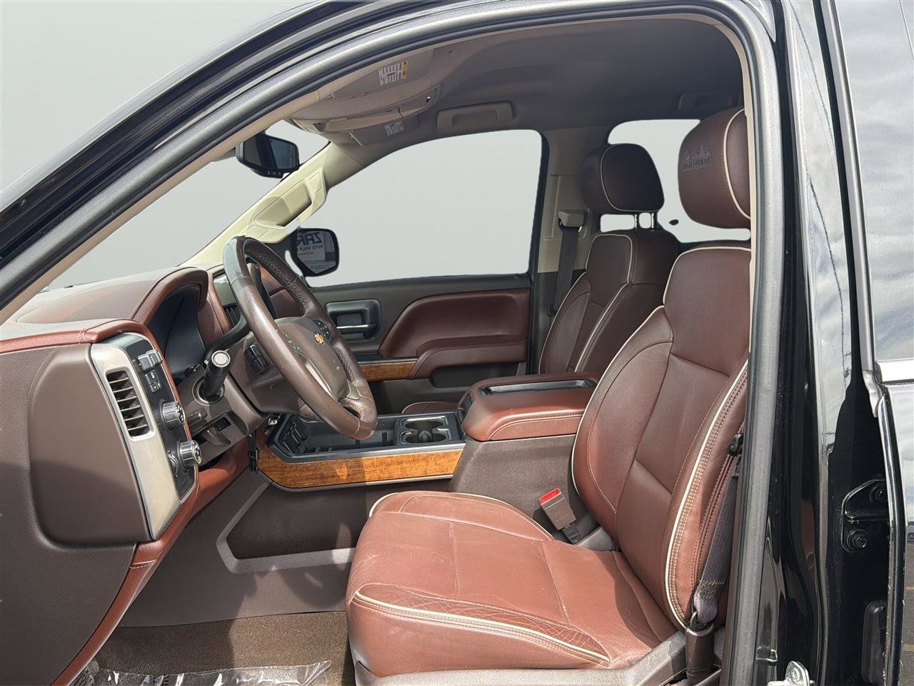 Used 2015 Chevrolet Silverado 1500 High Country w/ High Country Premium Package AWD/4WD image 12