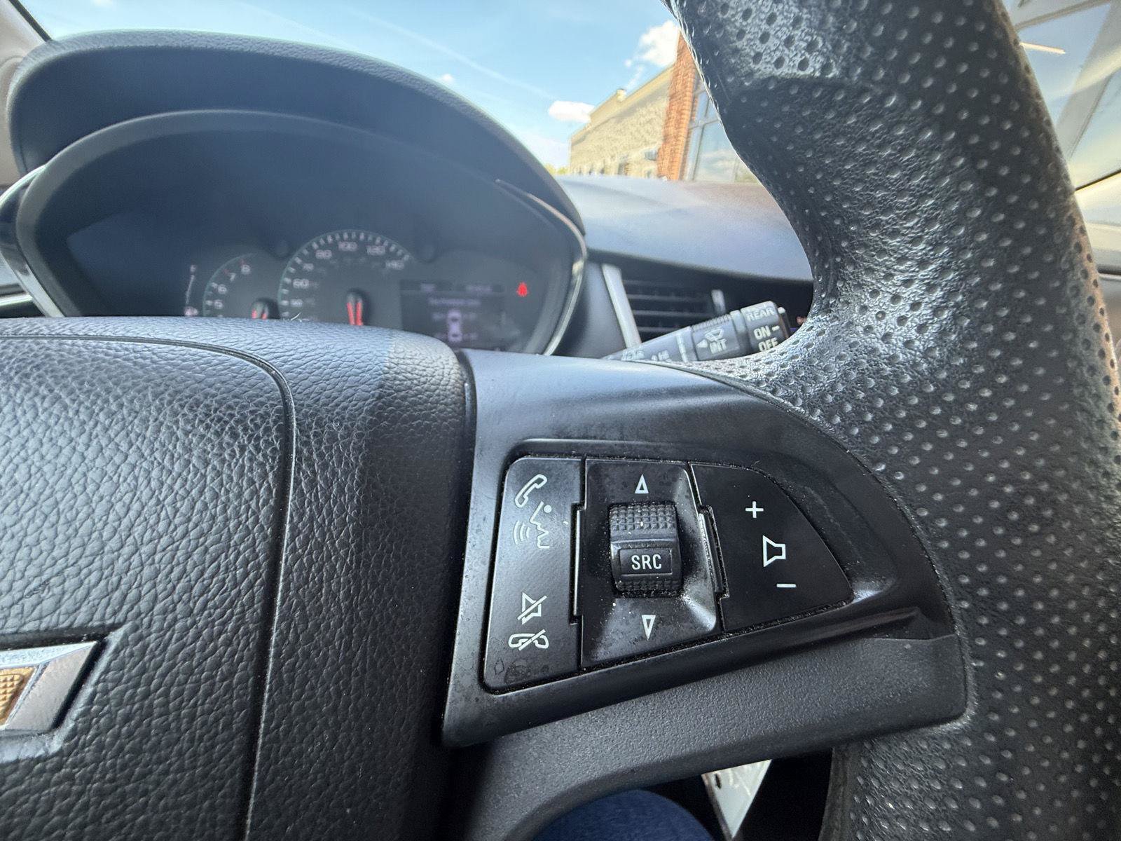 Used 2021 Chevrolet Trax LS w/ Tint and Cruise Package FWD image 9