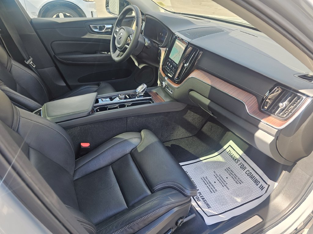 Certified 2024 Volvo XC60 B5 Ultimate w/ Climate Package AWD/4WD image 33