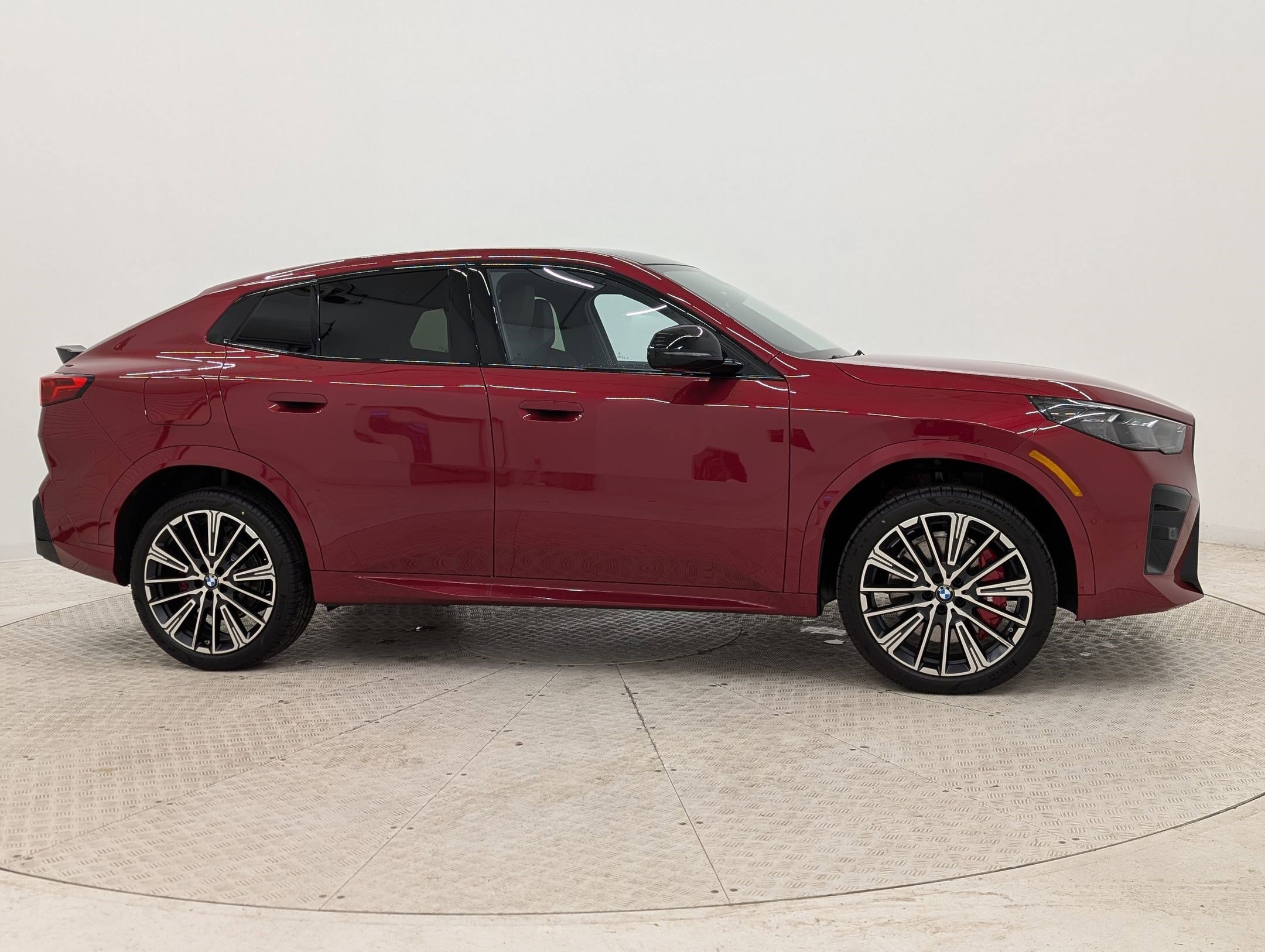 New 2026 BMW X2 xDrive28i w/ Technology Package AWD/4WD image 8