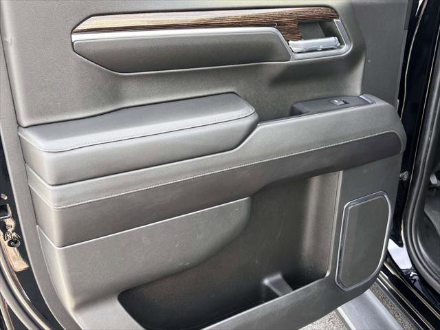 Used 2022 GMC Sierra 1500 Elevation w/ LPO, Elevation Black Package image 14