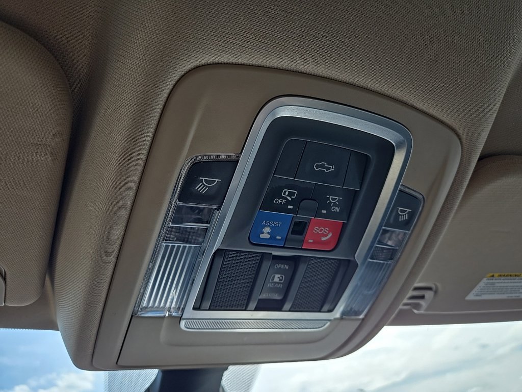 Used 2019 RAM 1500 Laramie AWD/4WD image 28