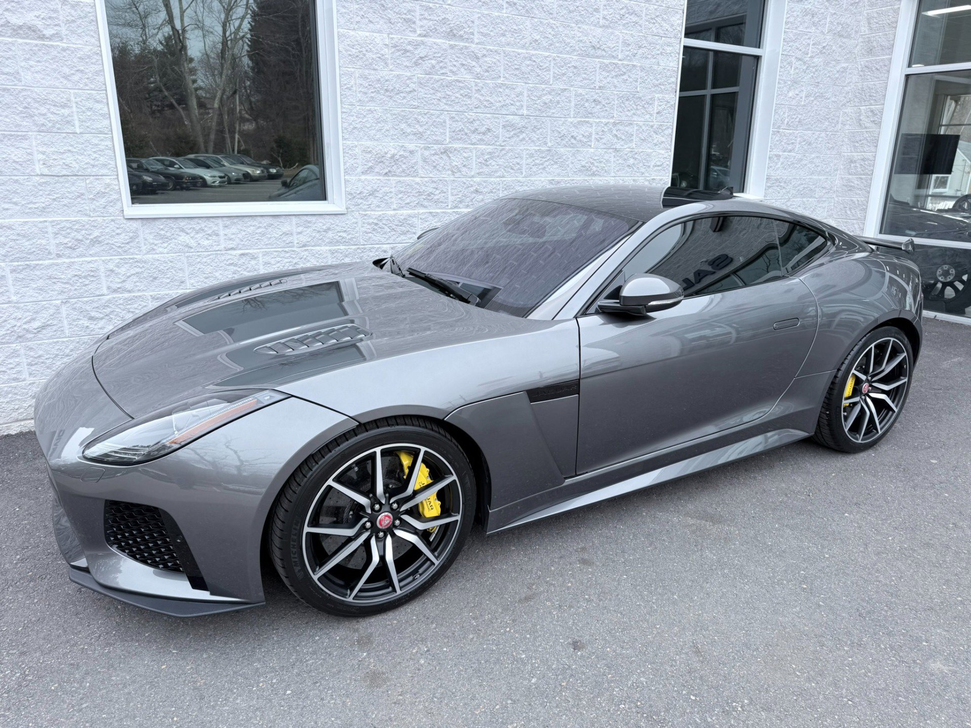 Used 2017 Jaguar F-TYPE SVR image 2