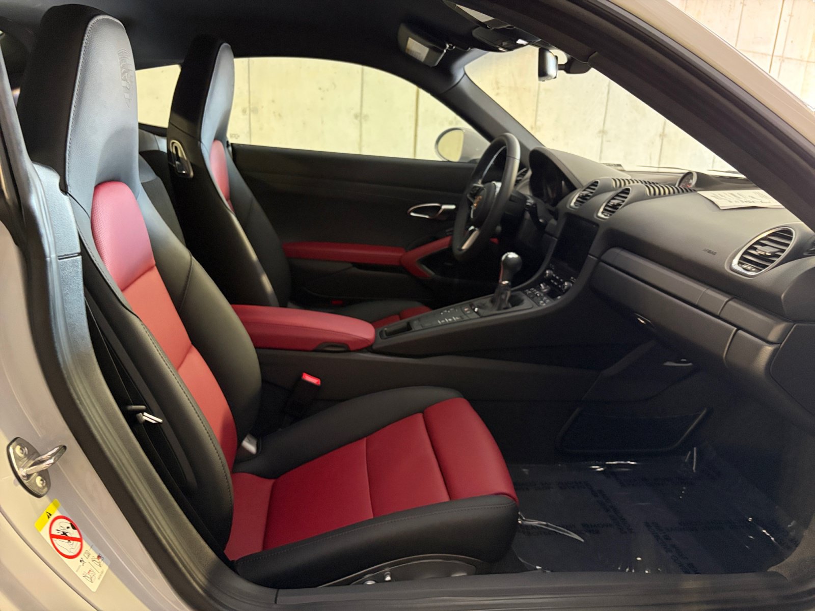 Certified 2024 Porsche 718 Cayman S RWD image 22
