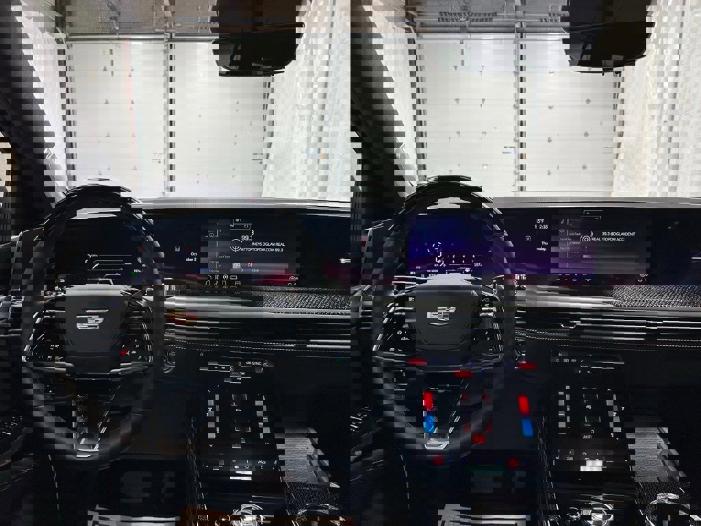 Used 2025 Cadillac Escalade V image 18