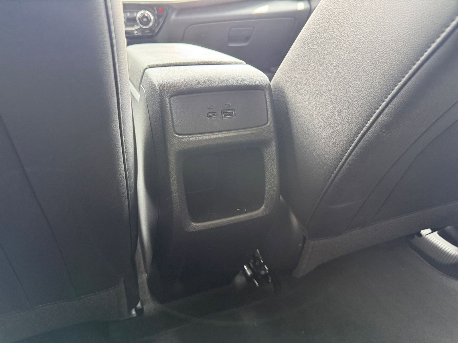 Used 2025 Chevrolet Trax LT w/ LT Convenience Package FWD image 23