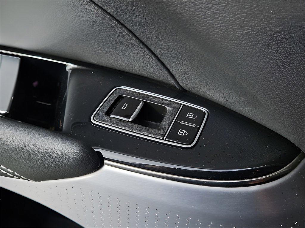 New 2024 Cadillac Lyriq Luxury image 18