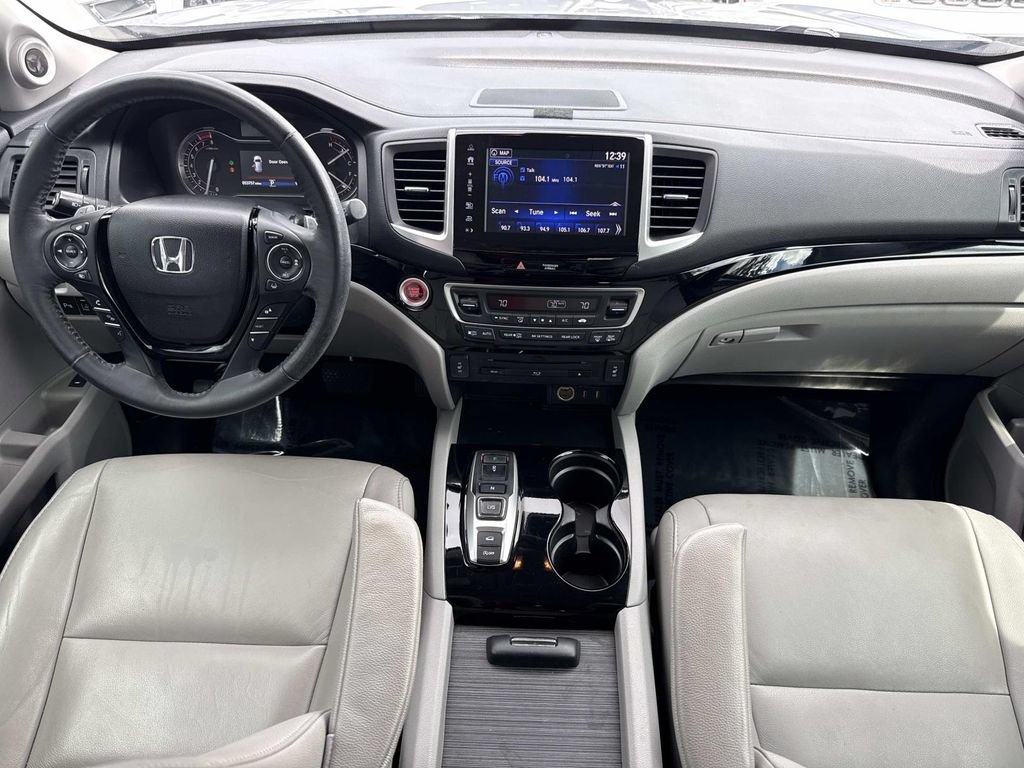 Used 2017 Honda Pilot Touring image 16