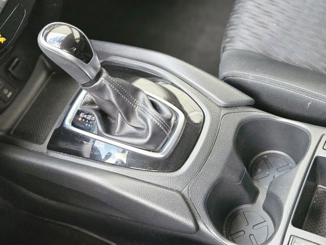 Used 2017 Nissan Rogue SV w/ SV Premium Package FWD image 25