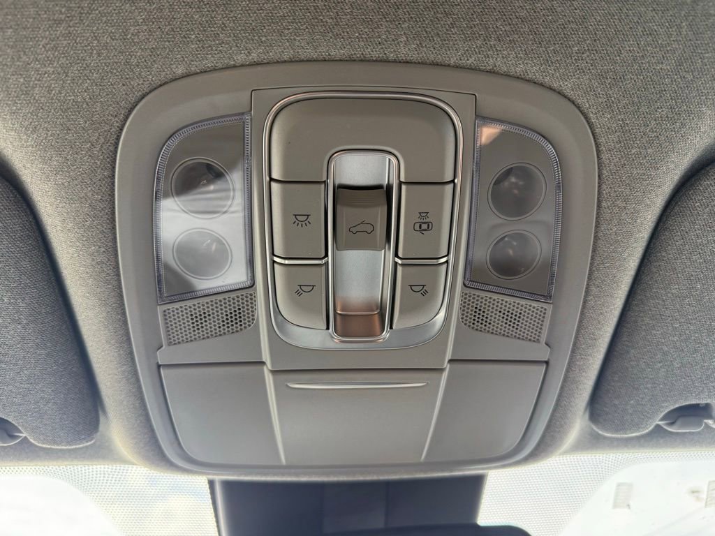 Used 2020 Hyundai Santa Fe Limited image 22