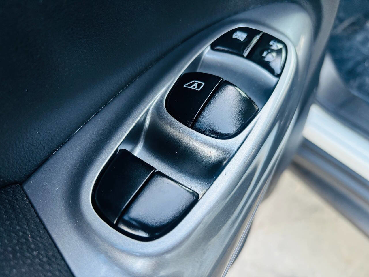 Used 2016 Nissan Juke S image 20