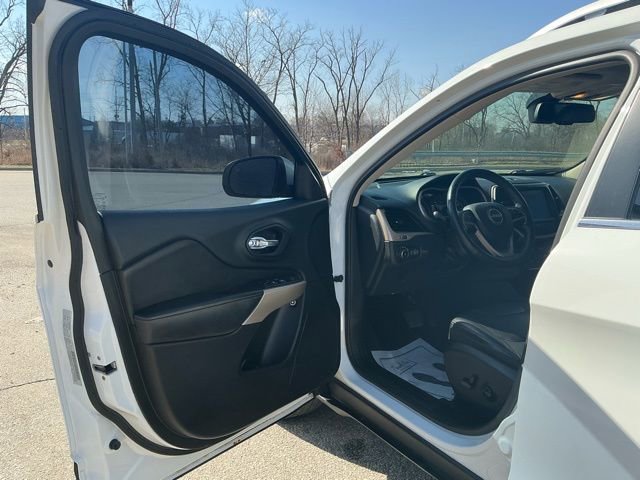 Used 2018 Jeep Cherokee Limited image 12