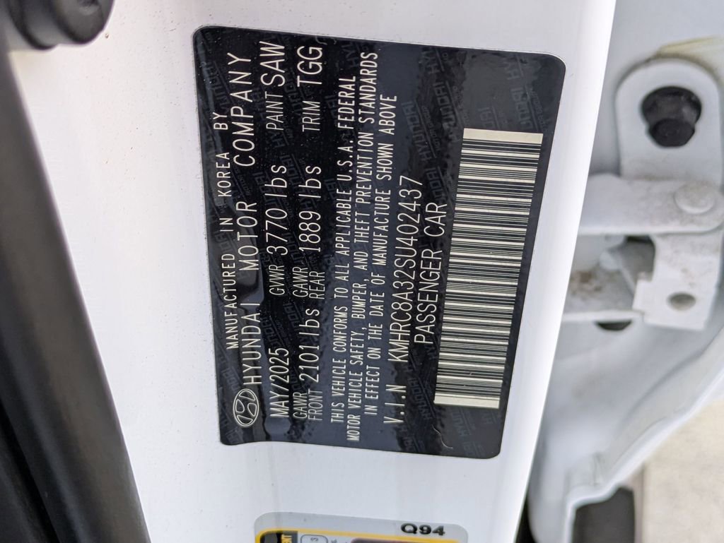 Used 2025 Hyundai Venue SEL image 32