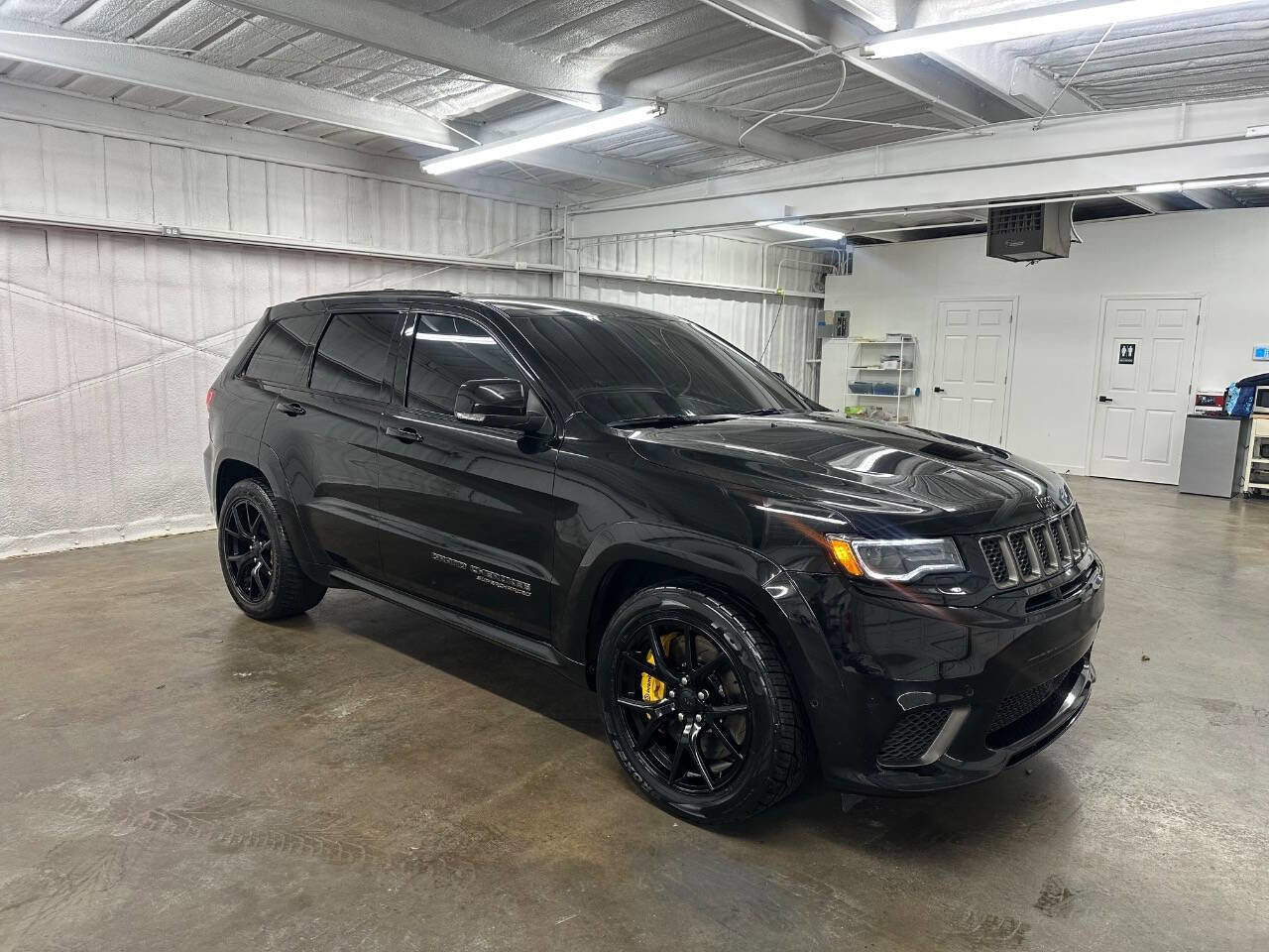 Used 2018 Jeep Grand Cherokee Trackhawk image 3