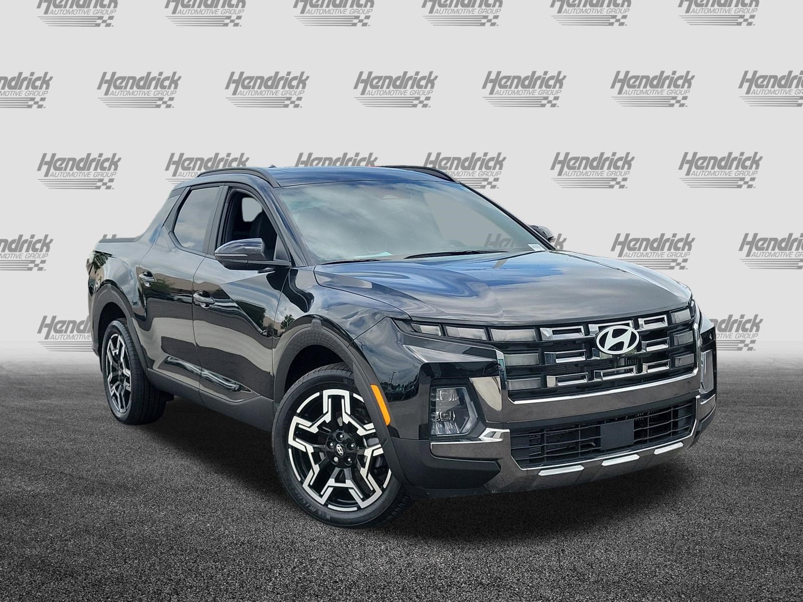 Used 2025 Hyundai Santa Cruz Limited AWD/4WD image 2