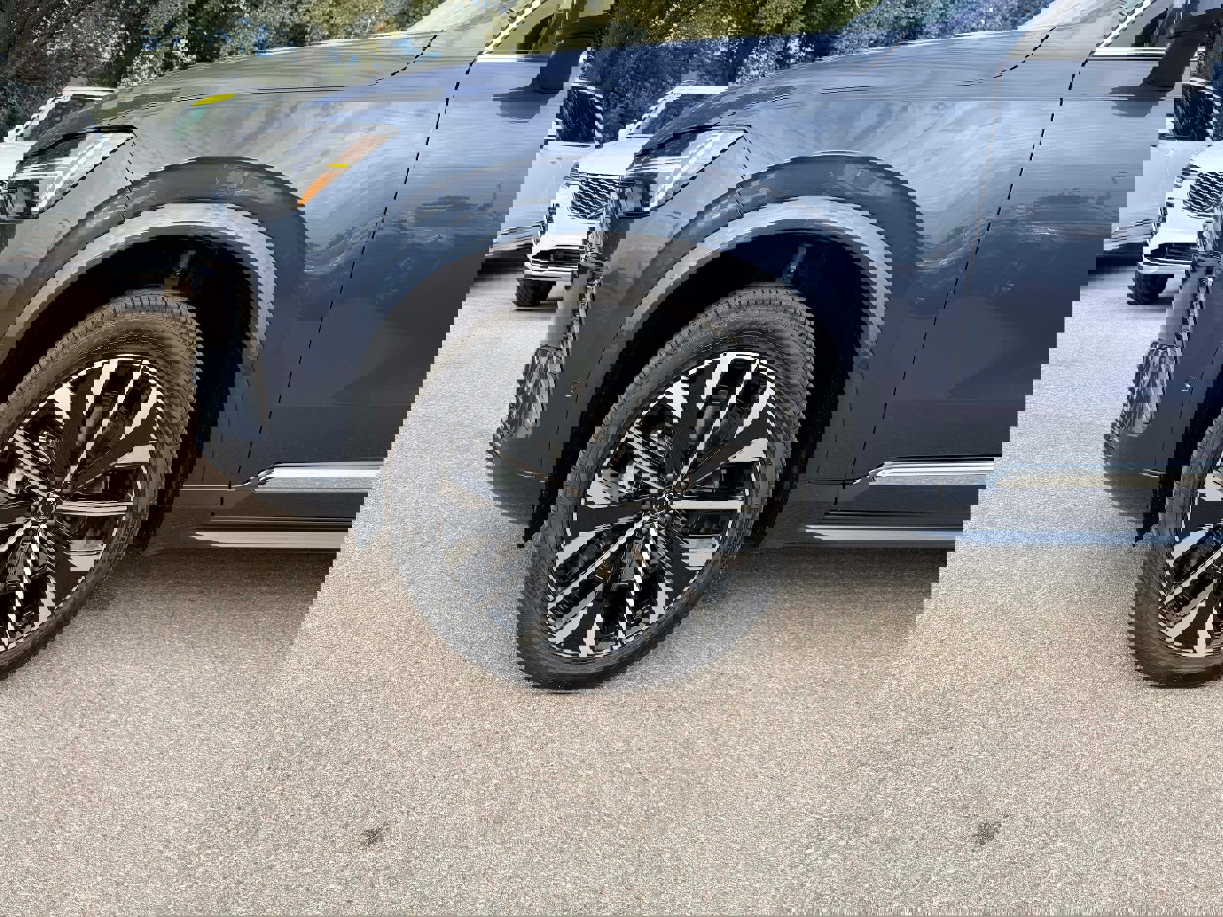 New 2026 Volvo XC90 B6 Ultra w/ Protection Package image 10