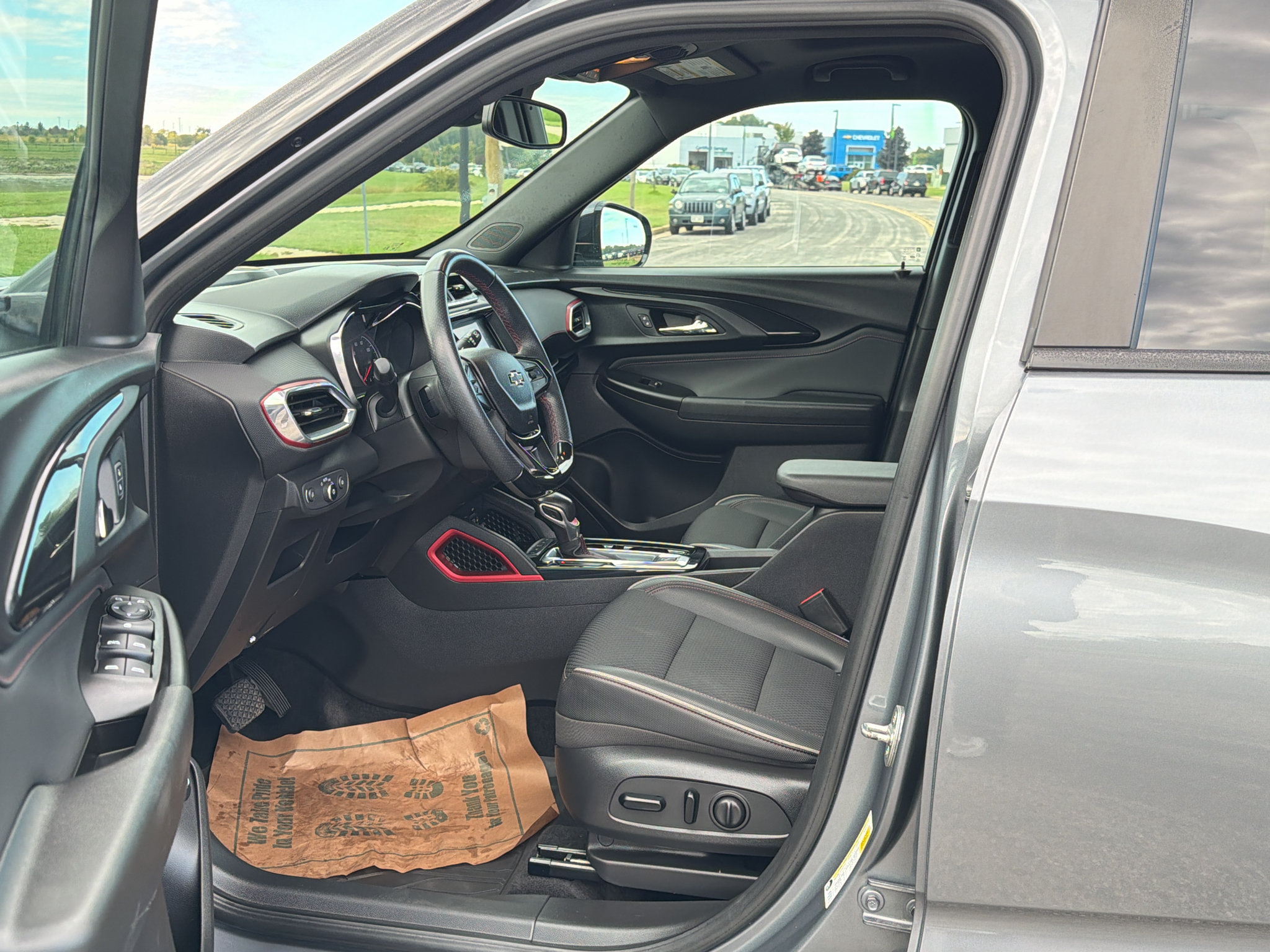 Used 2021 Chevrolet TrailBlazer RS w/ Sun and Liftgate Package AWD/4WD image 14