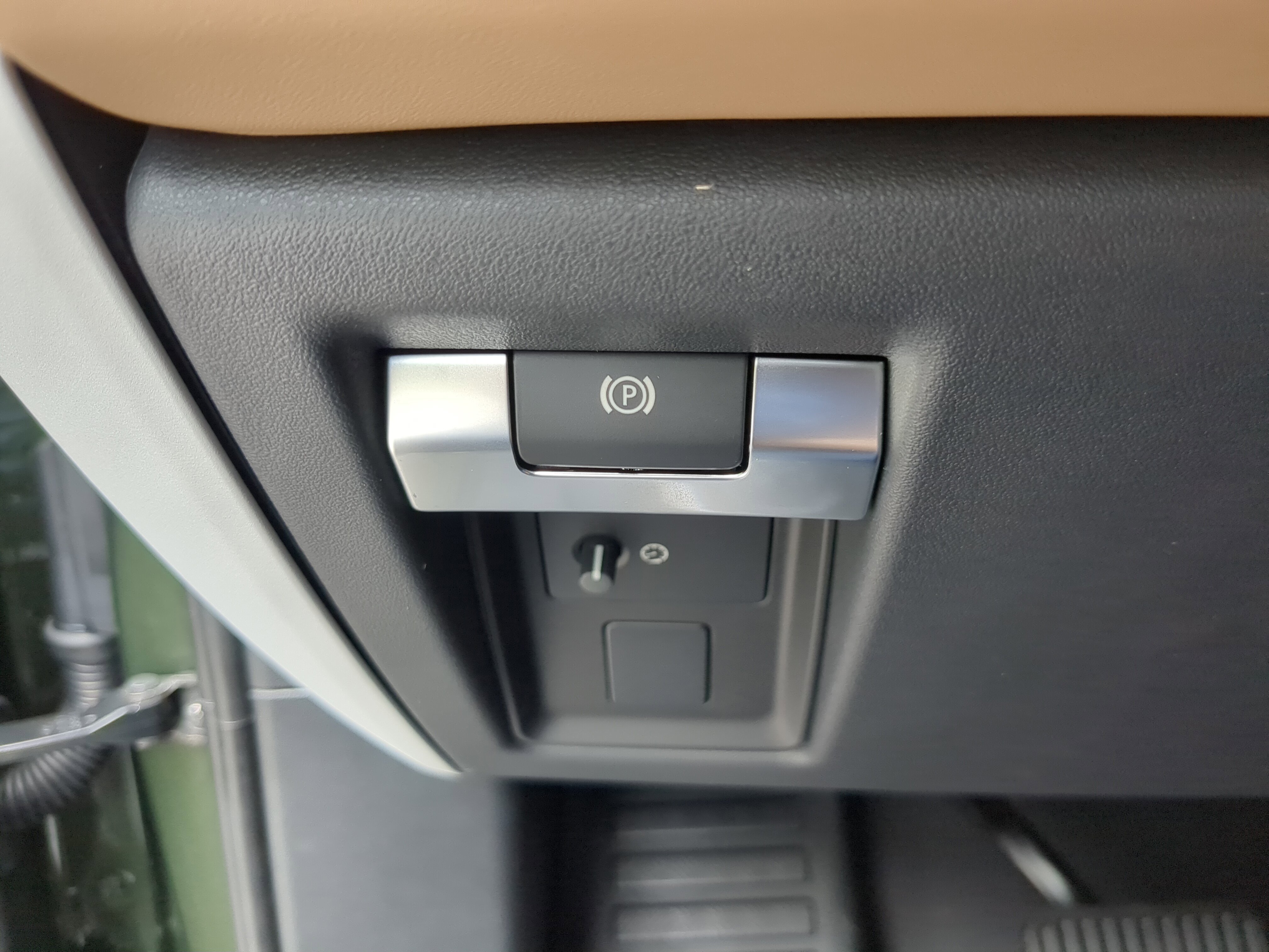 New 2026 Land Rover Defender 110 S image 26