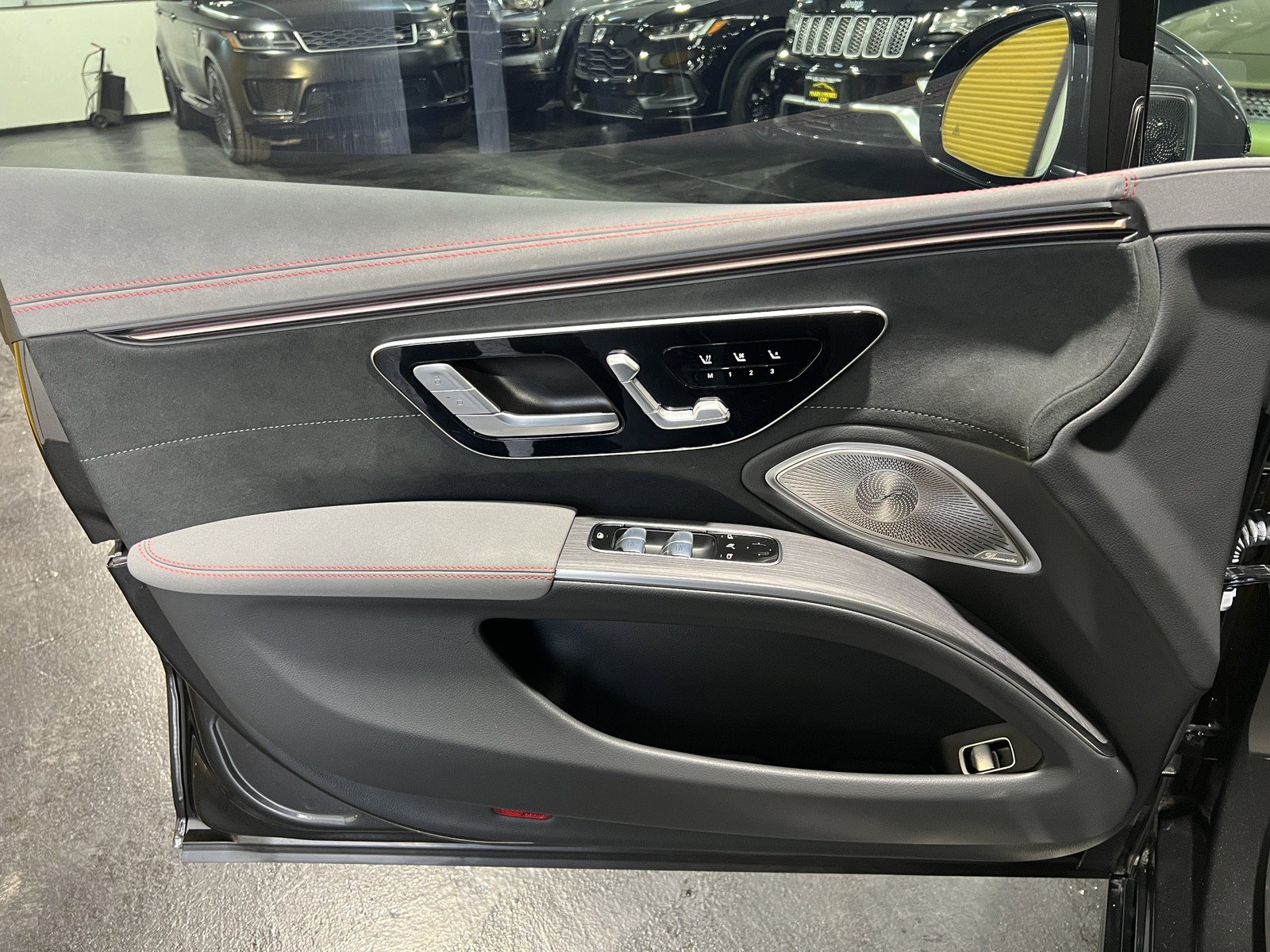 Used 2022 Mercedes-Benz EQS 580 4MATIC Sedan image 25