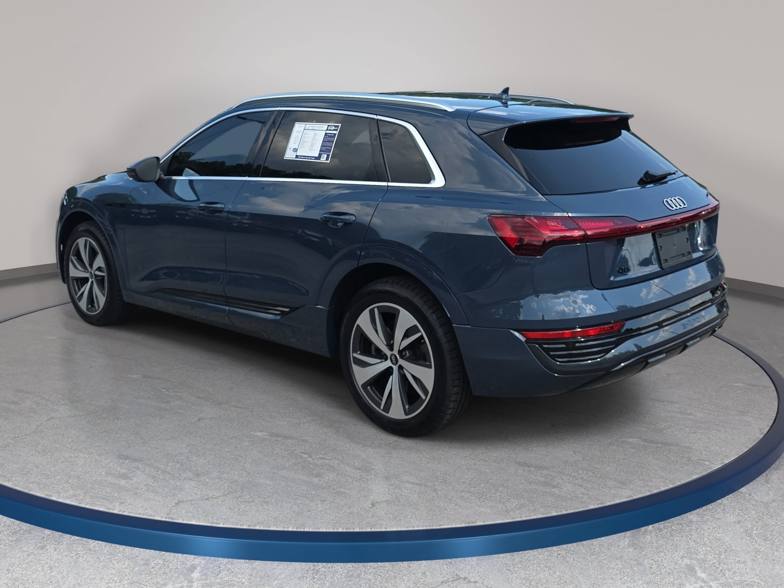 Used 2024 Audi Q8 e-tron Premium AWD/4WD image 7