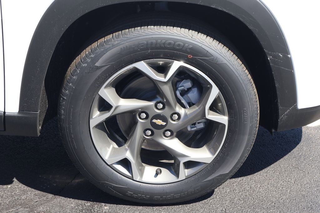 New 2026 Chevrolet Trax LT w/ Driver Confidence Package FWD image 11