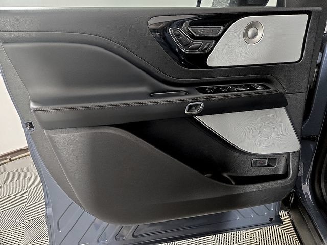 New 2026 Lincoln Aviator Reserve w/ Luxury Package RWD image 12