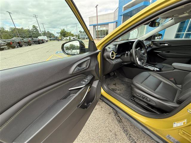 Certified 2024 Chevrolet Trax ACTIV w/ Sunroof Package image 11