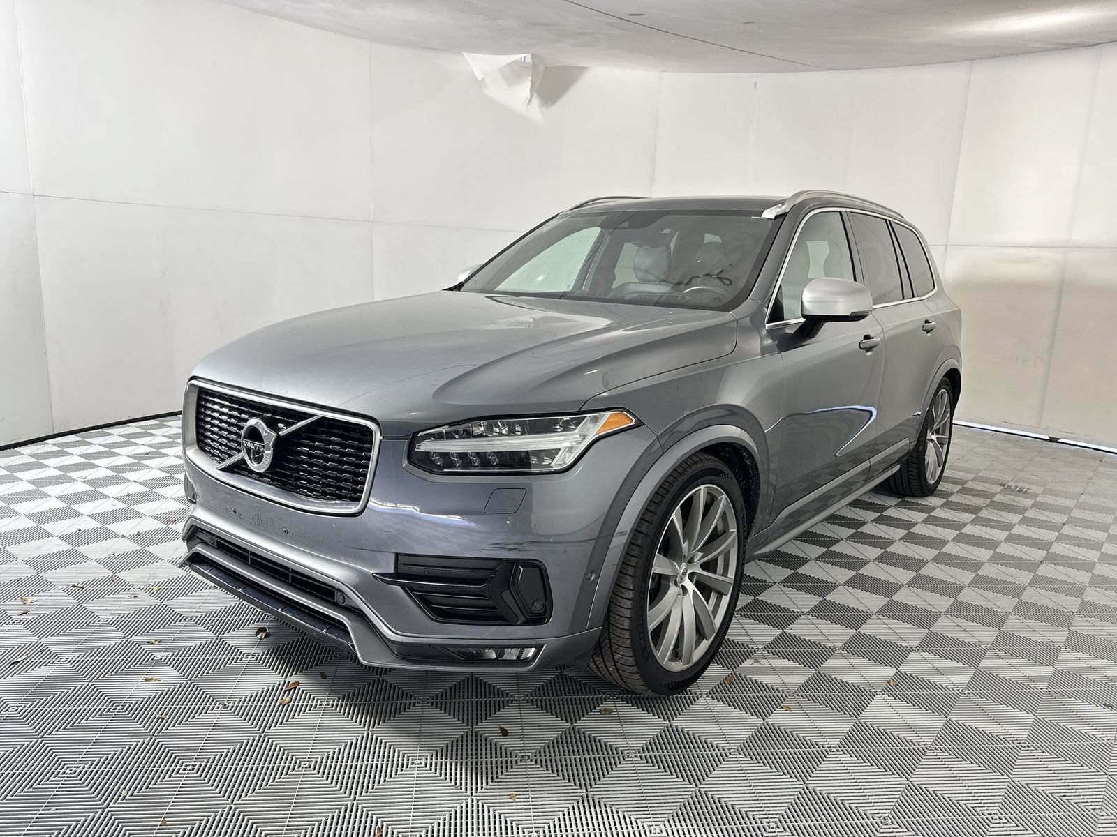 Used 2019 Volvo XC90 T6 R-Design w/ Advanced Package AWD/4WD image 4