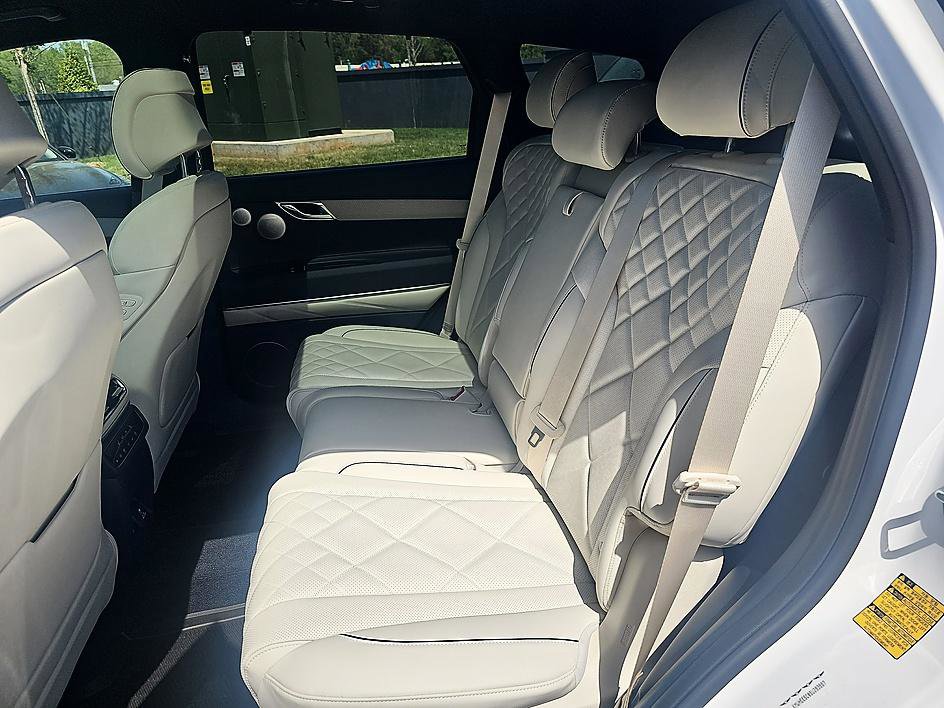 Used 2025 Genesis GV80 3.5T Prestige image 33