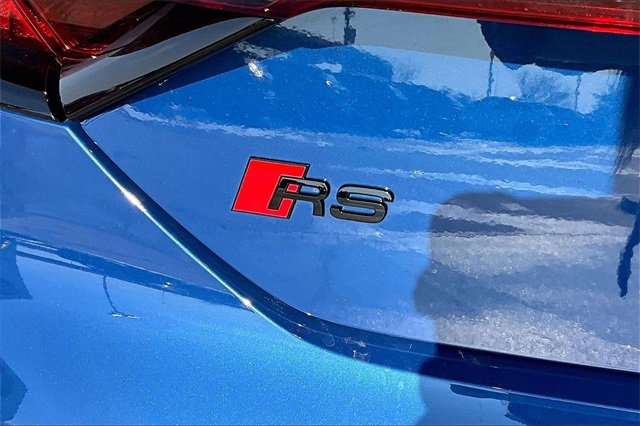 Used 2023 Audi RS e-tron GT w/ Carbon Performance Package image 33